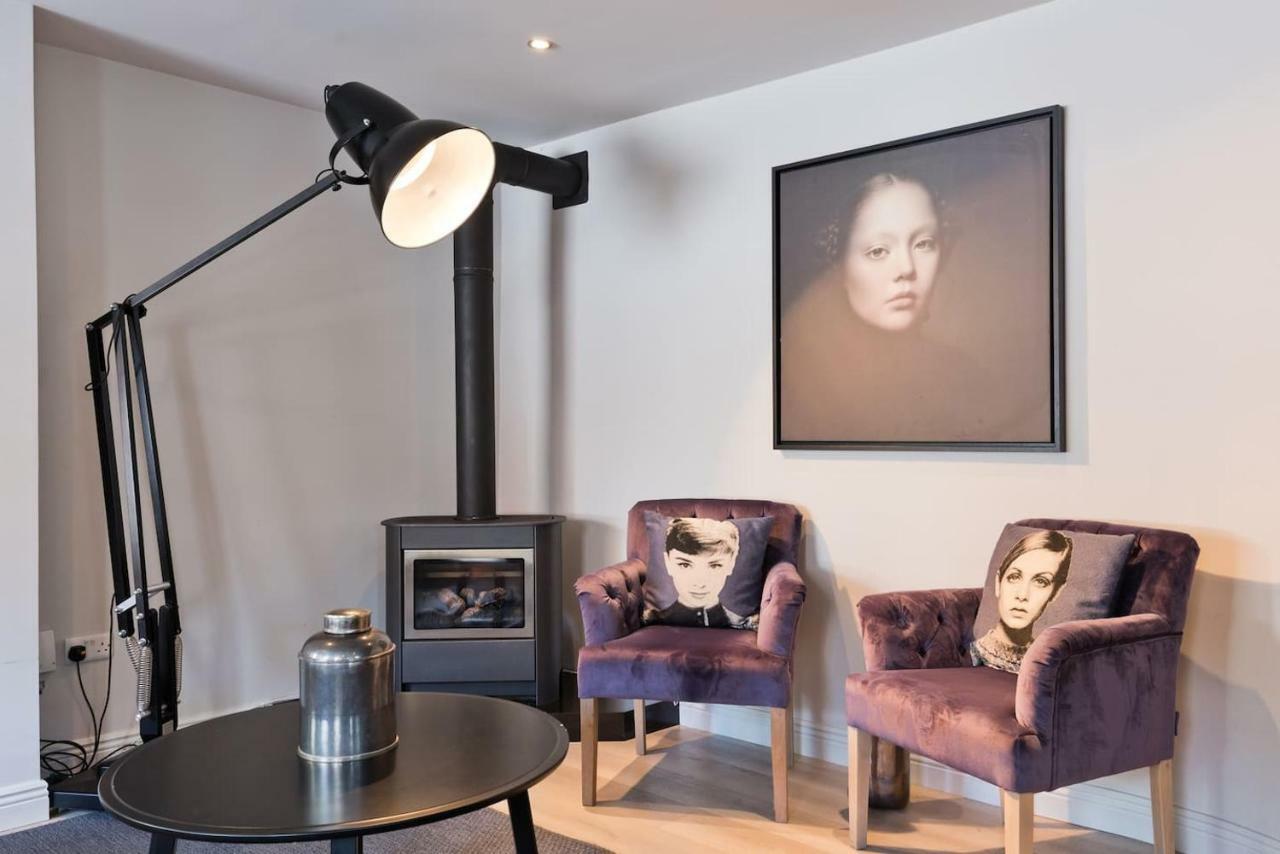 The Edge Suite - Hiphipstay Dublin Exteriör bild
